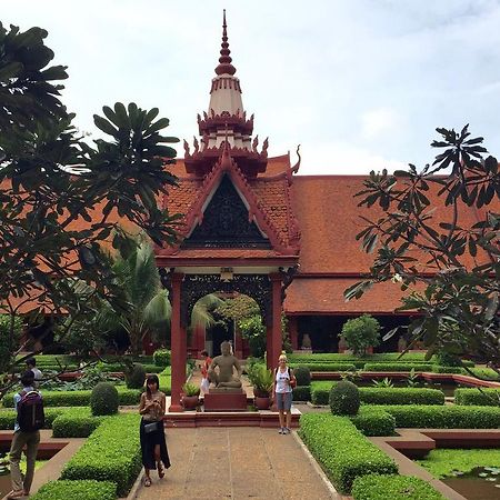 Riverview Cambodia Boutique Hotel プノンペン エクステリア 写真