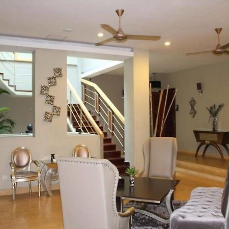 Riverview Cambodia Boutique Hotel プノンペン エクステリア 写真
