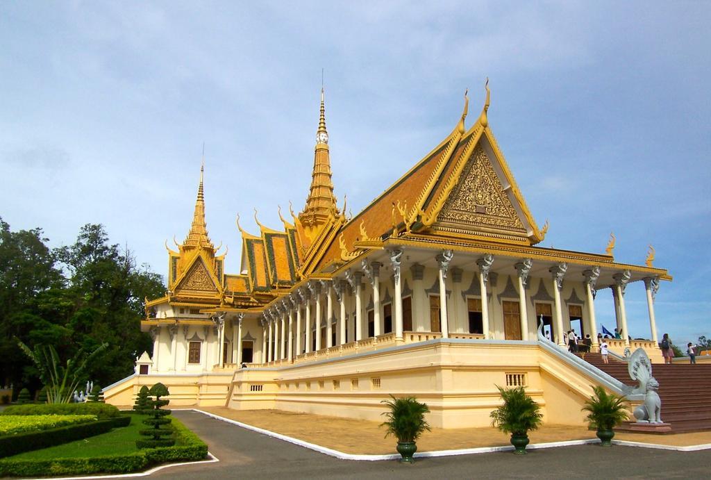 Riverview Cambodia Boutique Hotel プノンペン エクステリア 写真