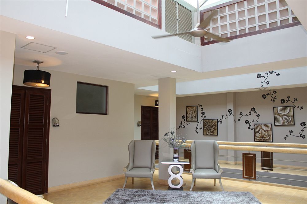 Riverview Cambodia Boutique Hotel プノンペン エクステリア 写真