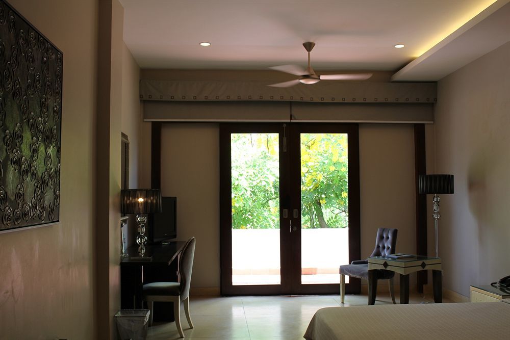 Riverview Cambodia Boutique Hotel プノンペン エクステリア 写真