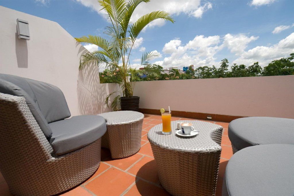 Riverview Cambodia Boutique Hotel プノンペン エクステリア 写真