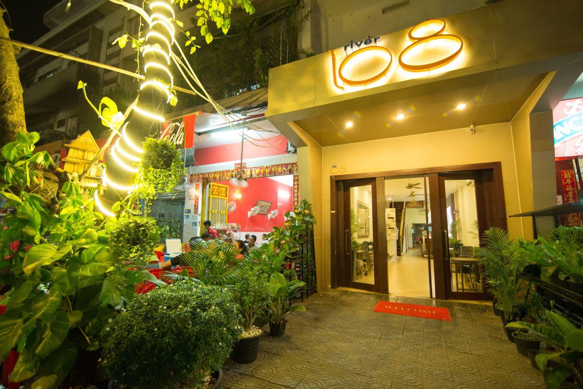 Riverview Cambodia Boutique Hotel プノンペン エクステリア 写真