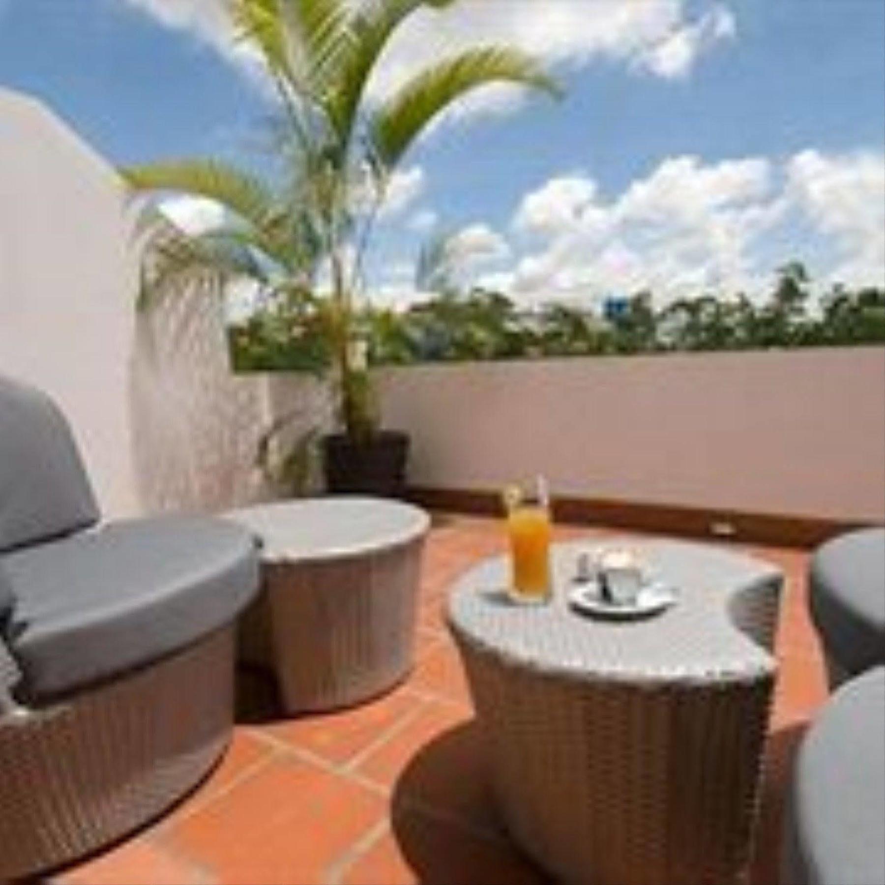 Riverview Cambodia Boutique Hotel プノンペン エクステリア 写真