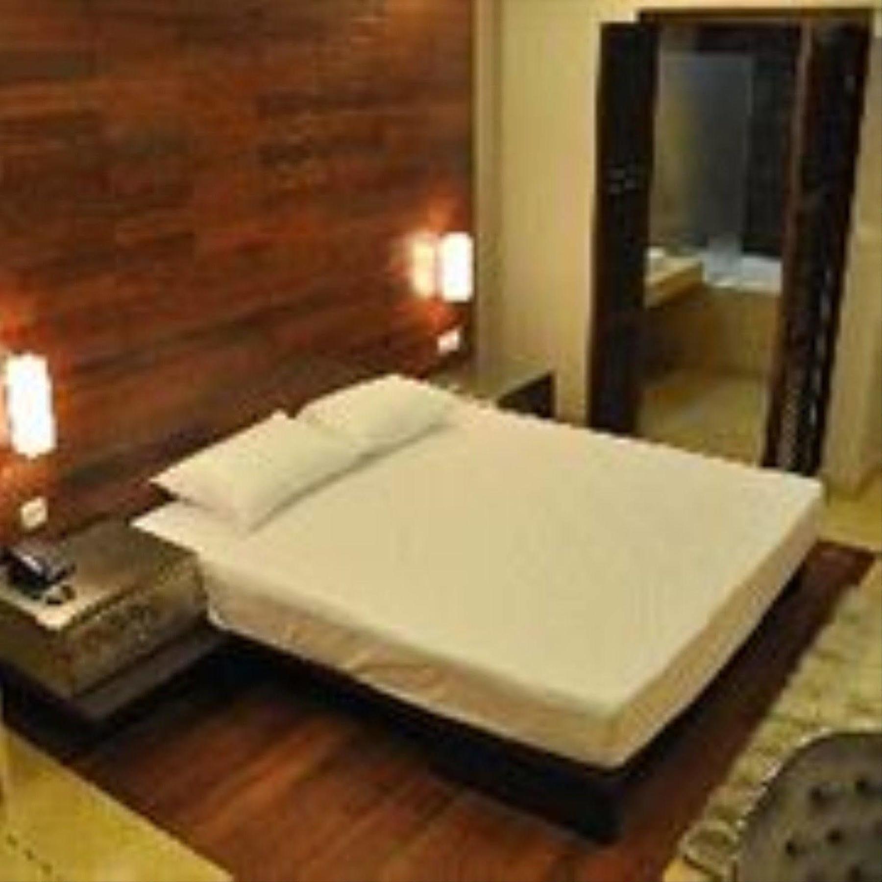 Riverview Cambodia Boutique Hotel プノンペン エクステリア 写真